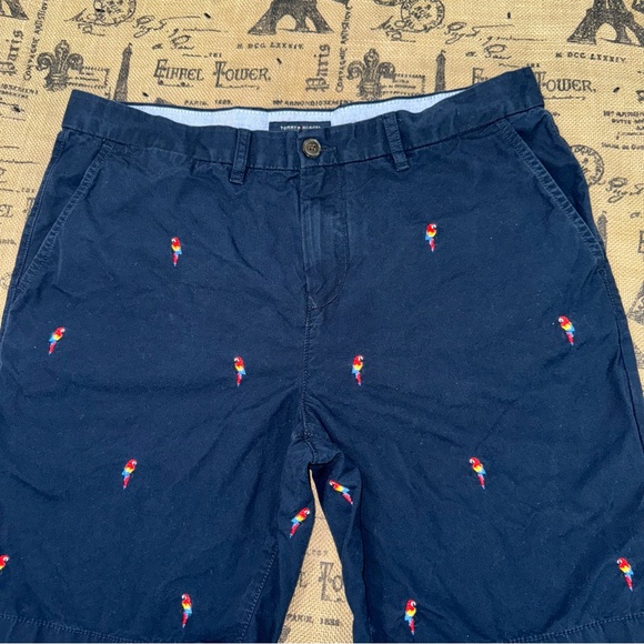 Tommy Hilfiger Navy Blue Parrot Embroidery Shorts Size 35
Excellent Condition - Picture 4 of 11